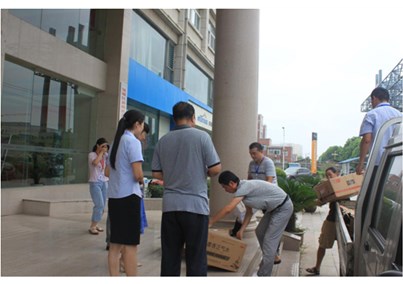 Nanyang City Wancheng District Federation of Trade Unions to Huibo Medical Company to carry out the activities of caring staff to send high-temperature cool activities